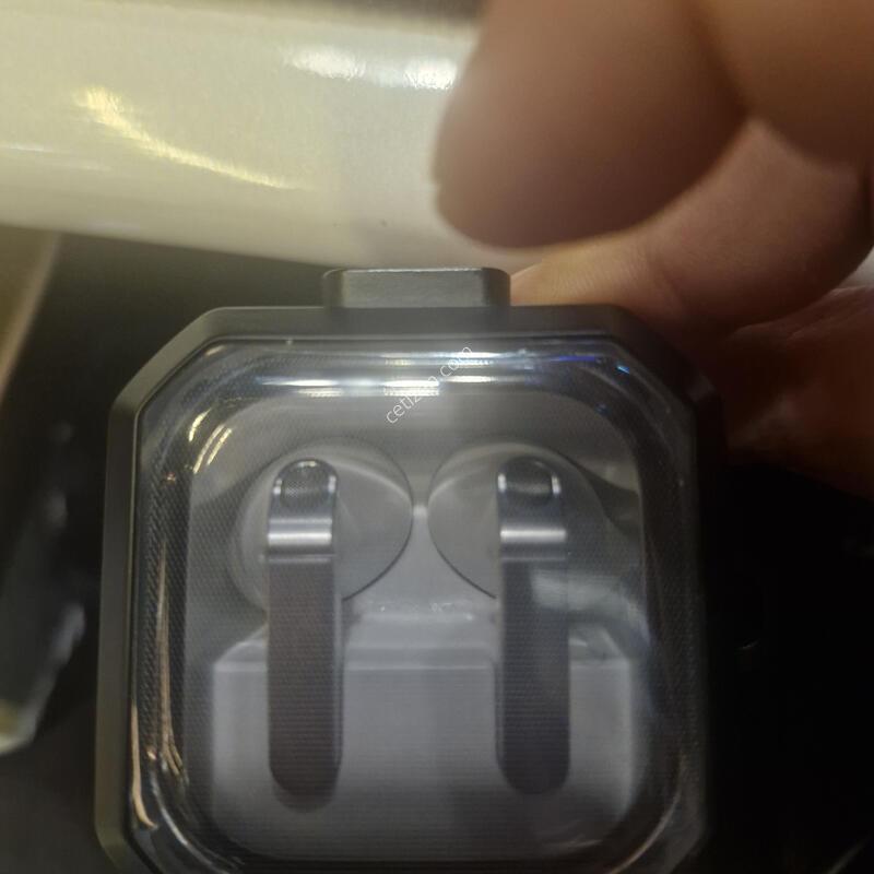 ����4����