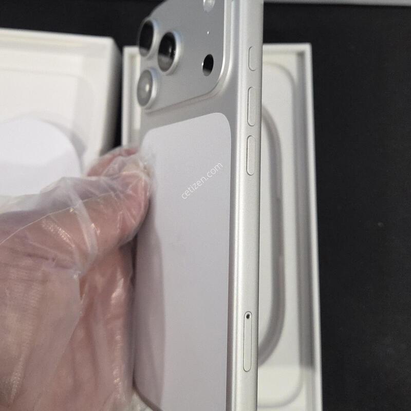 ������ 17���� �ǹ� 512G �Ǹ��մϴ�.