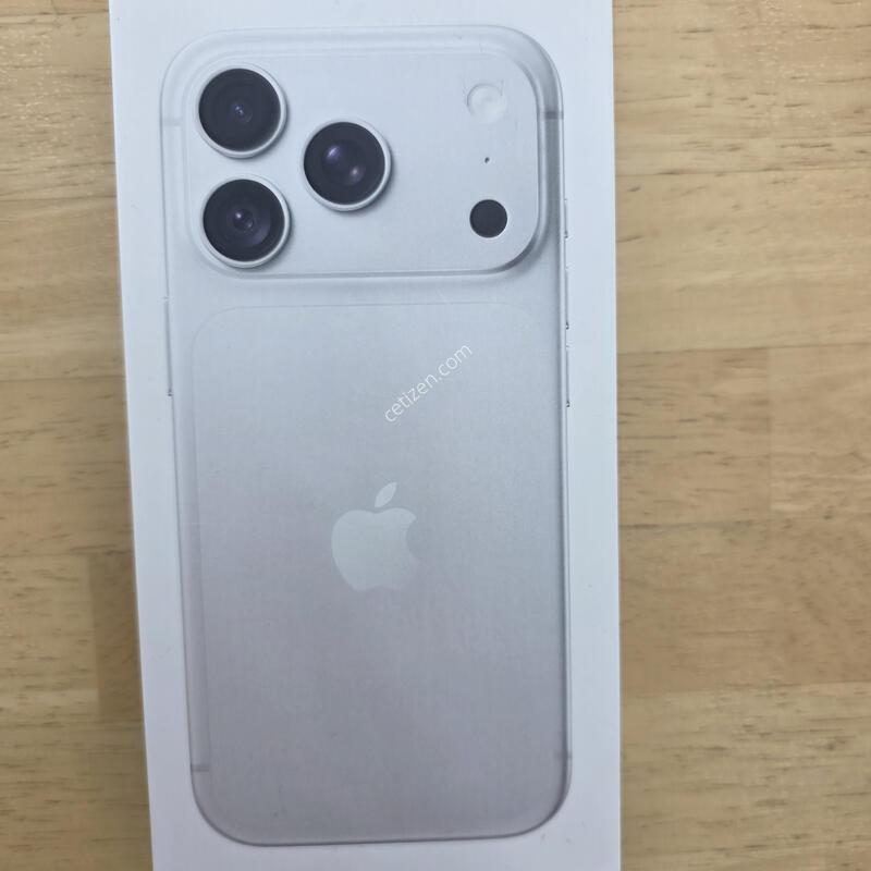 �̰���