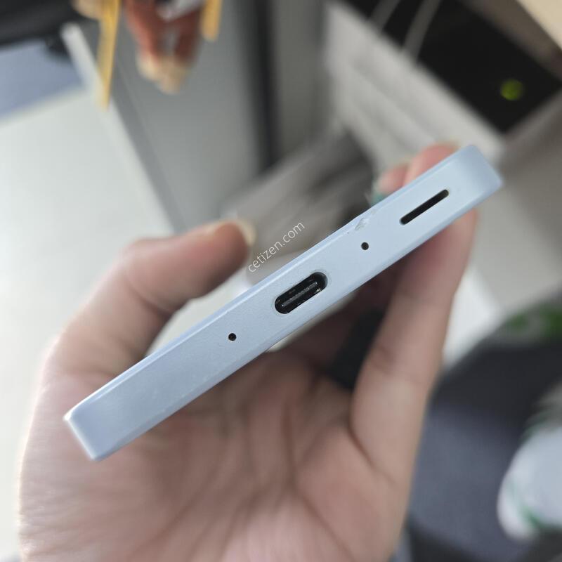 ������ A35 ���̽����� 128GB ���ܻ� ������