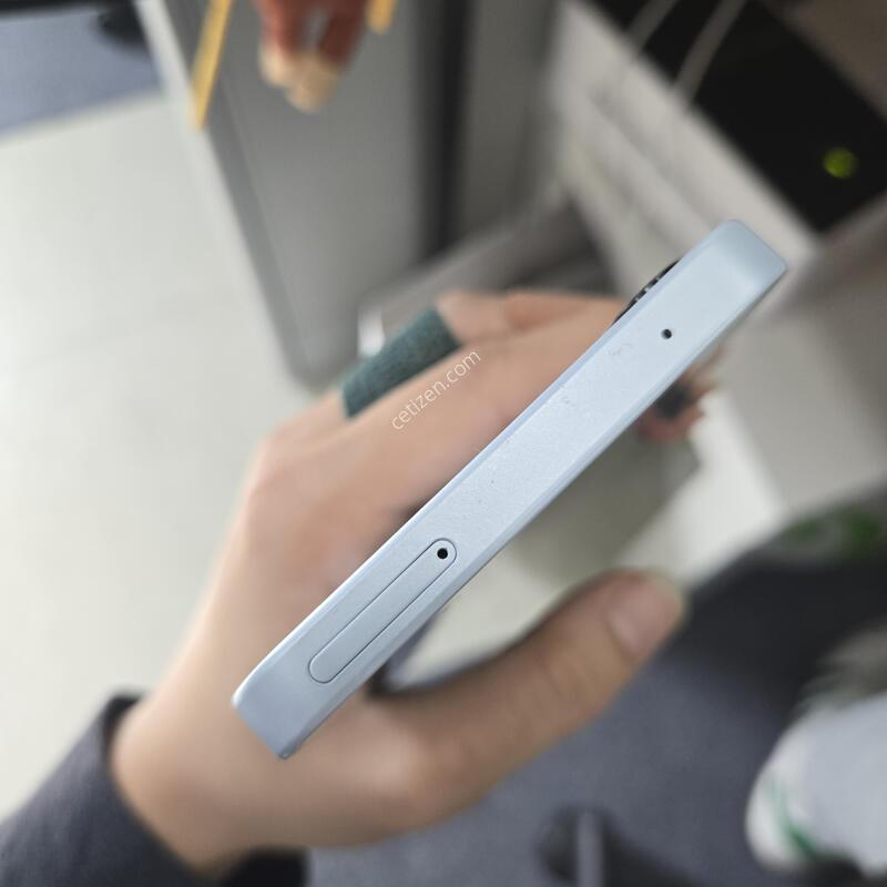 ������ A35 ���̽����� 128GB ���ܻ� ������