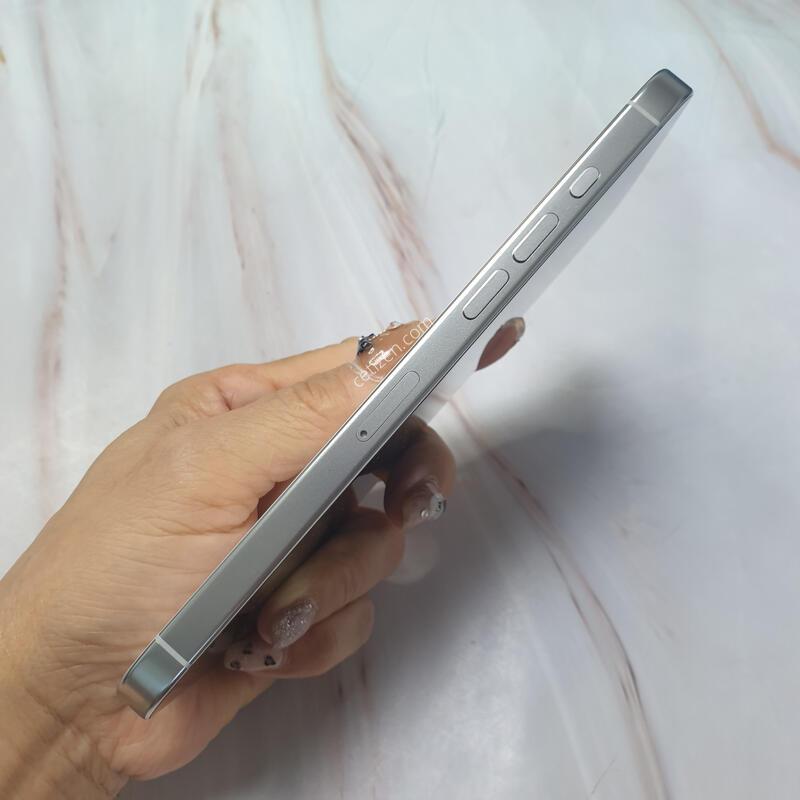 ������ 16���θƽ� ȭ��ƮƼŸ�� 256G S�� �Ǹ��մϴ�
