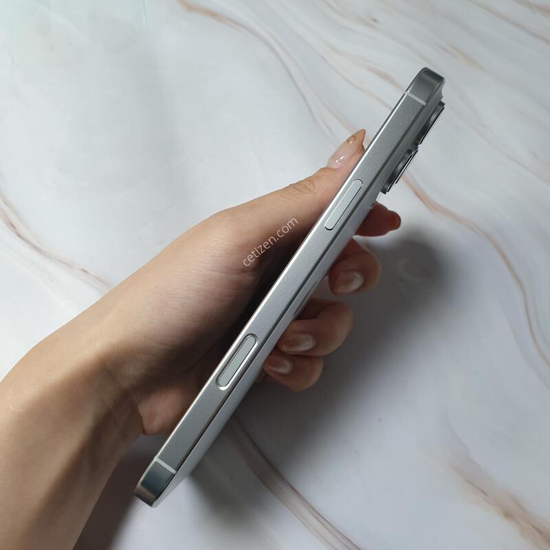 ������ 16���θƽ� ȭ��ƮƼŸ�� 256G S�� �Ǹ��մϴ�
