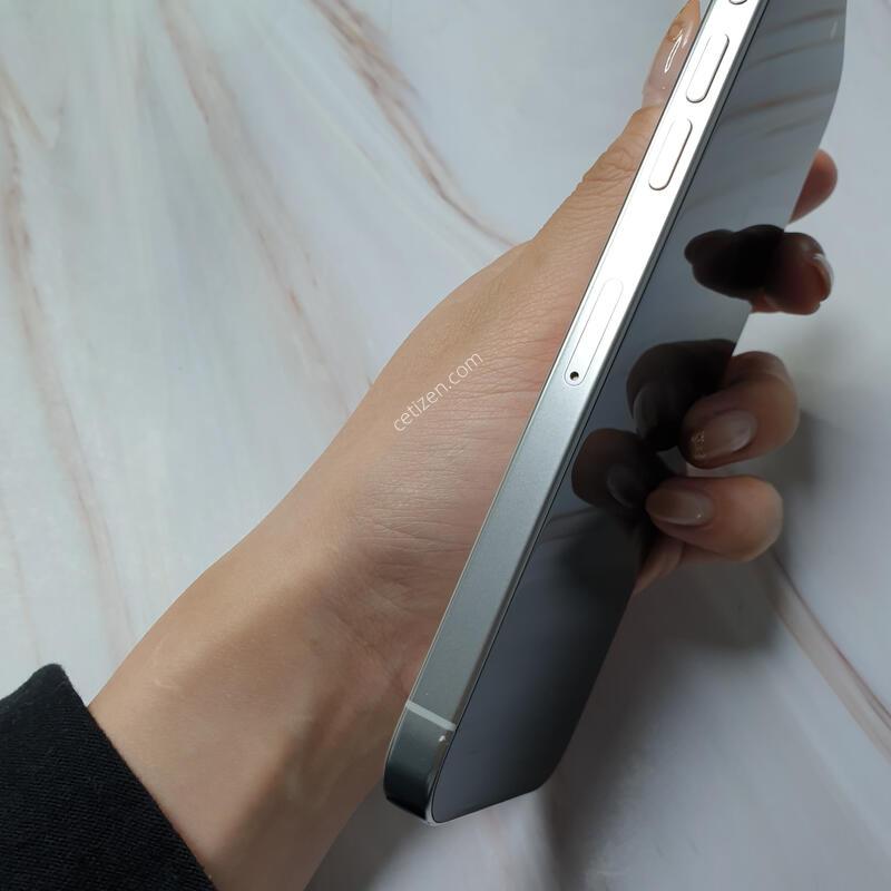 ������16���θƽ� ȭ��ƮƼŸ�� 256G ������ �Ǹ��մϴ�