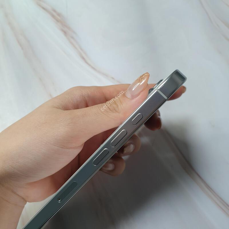 ������16���θƽ� ȭ��ƮƼŸ�� 256G ������ �Ǹ��մϴ�
