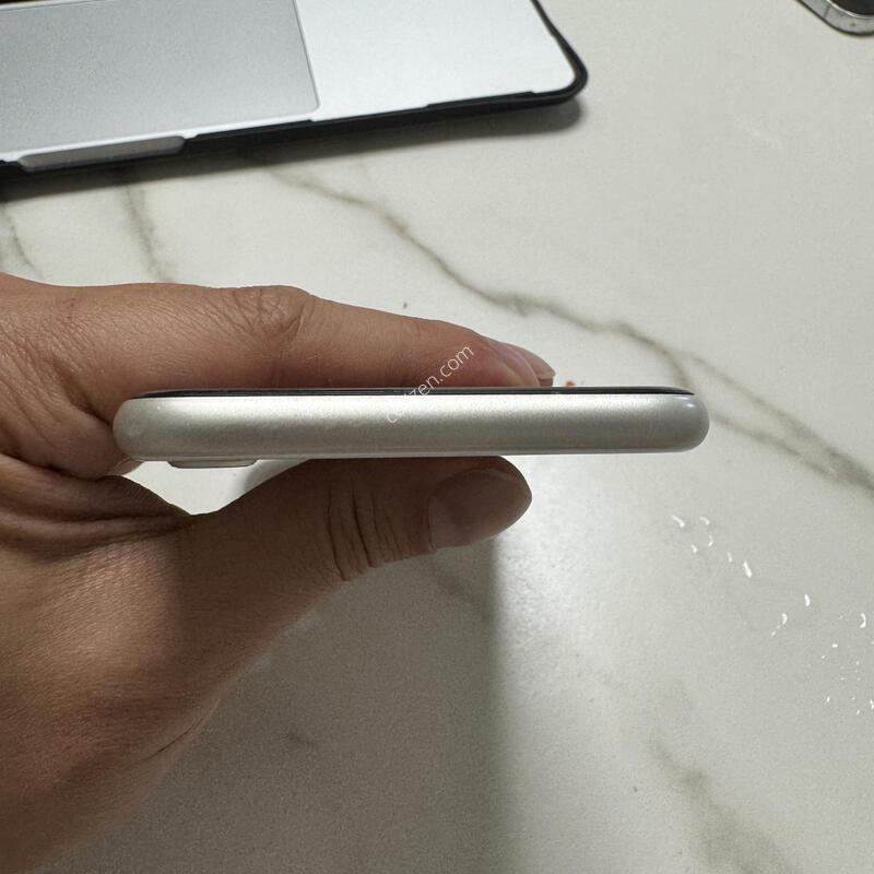 (100%)������SE3 128G ��Ÿ����Ʈ �Ǹ��ؿ�.