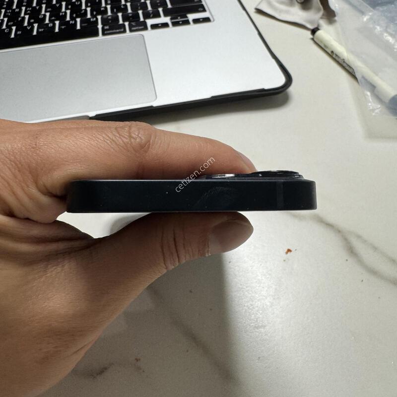 ������13�̴� 128G �̵峪�� �Ǹ��ؿ�.