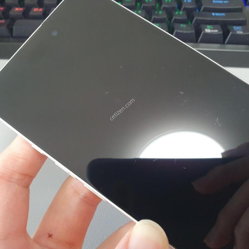 ������16 / 128GB / ȭ��Ʈ / ���͸����� 92%