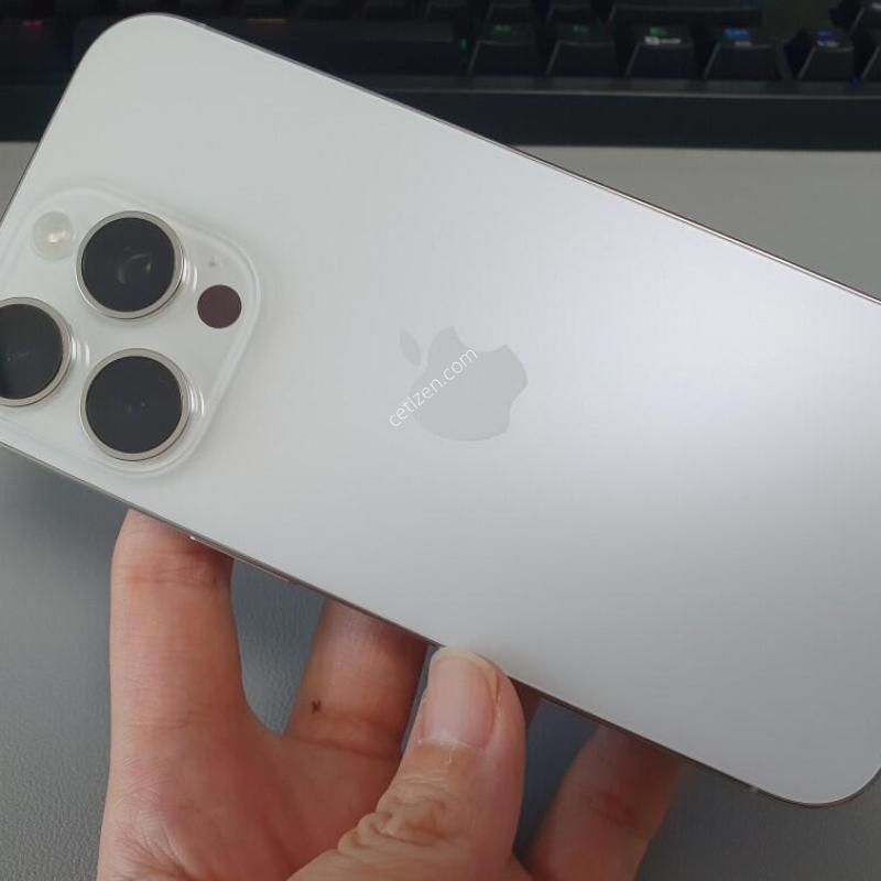 ������16 ���� / 256GB / ȭ��Ʈ / ���͸����� 88%