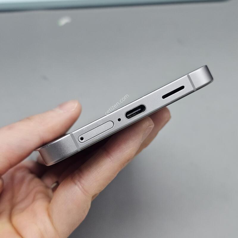 �Ｚ ������ s25�÷��� 256�Ⱑ ������ �߰��� �˴ϴ�.
