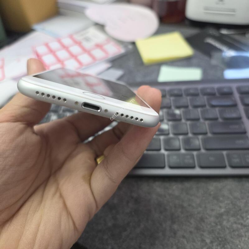 (652)������8