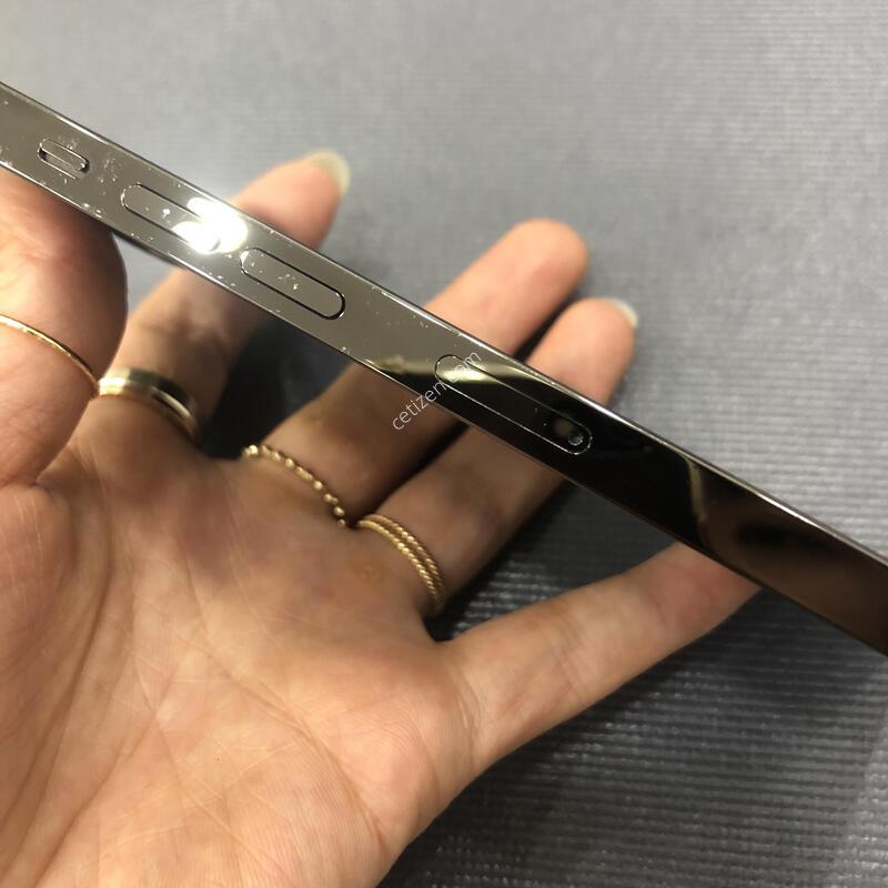 ������13���� �׷�����Ʈ 256G,�����ϰ� �Ǹ��մϴ�