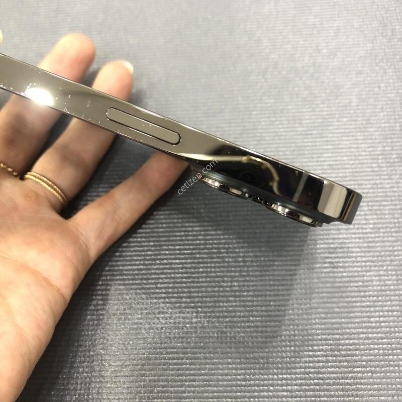 ������13���� �׷�����Ʈ 256G,�����ϰ� �Ǹ��մϴ�