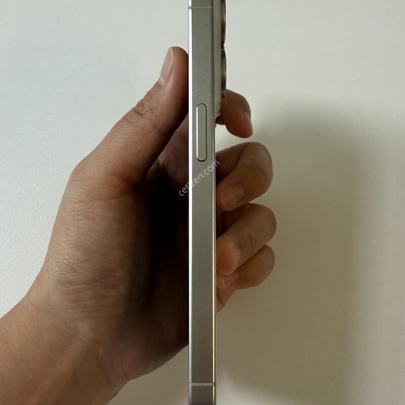������ 15���� ȭ��Ʈ���� 256G ���͸�80% ��밨 �ִ� ��ǰ ������ �Ǹ��մϴ�.
