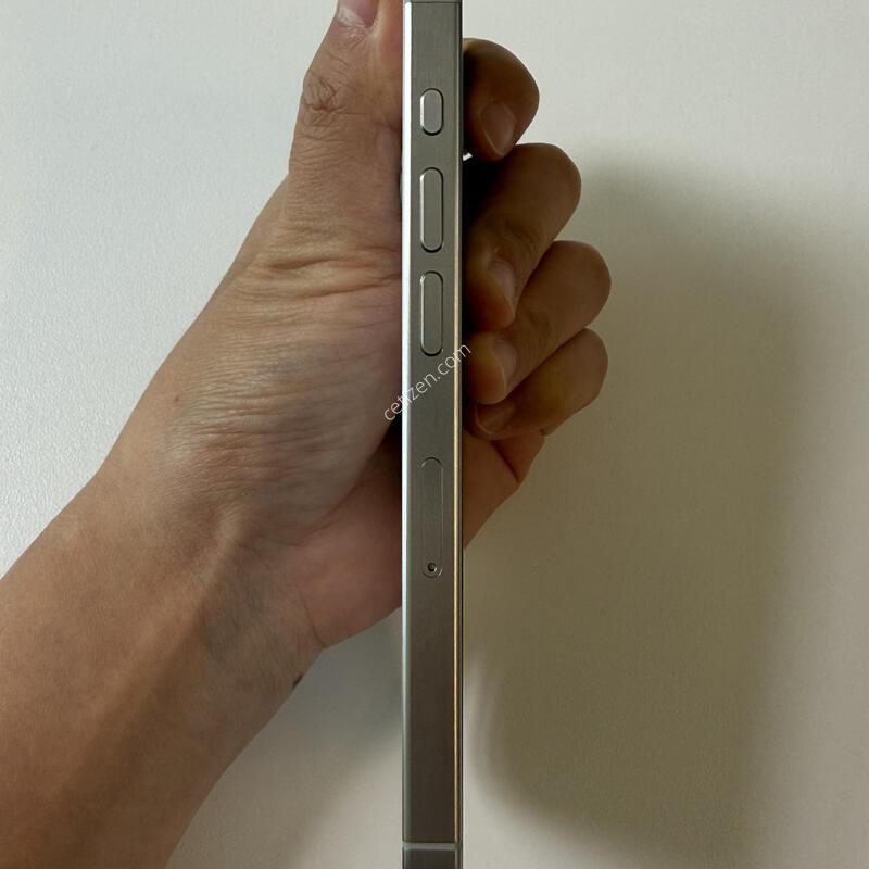 ������ 15���� ȭ��Ʈ���� 256G ���͸�80% ��밨 �ִ� ��ǰ ������ �Ǹ��մϴ�.
