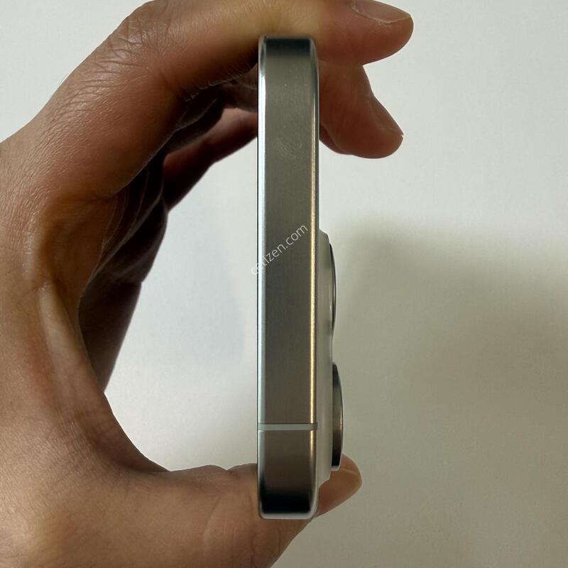 ������ 15���� ȭ��Ʈ���� 256G ���͸�80% ��밨 �ִ� ��ǰ ������ �Ǹ��մϴ�.
