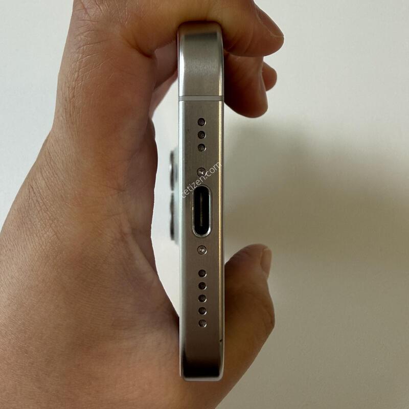 ������ 15���� ȭ��Ʈ���� 256G ���͸�80% ��밨 �ִ� ��ǰ ������ �Ǹ��մϴ�.