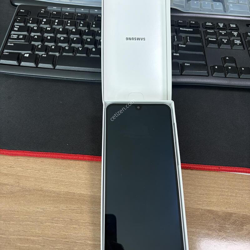 ������A17 128GB