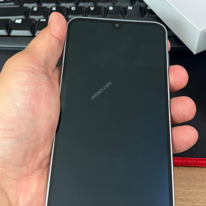 ������A17 128GB