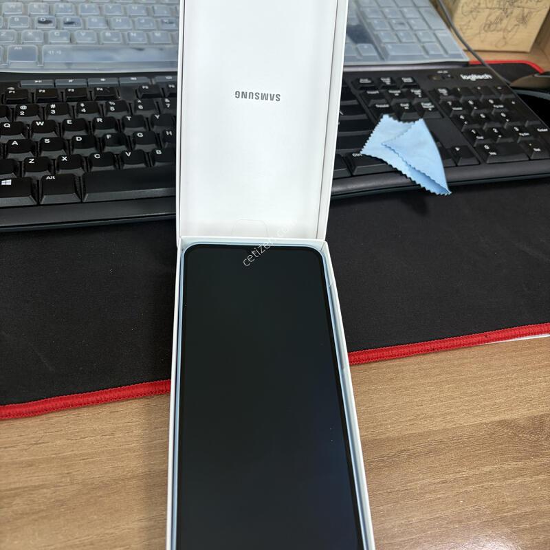 ������A17 128GB