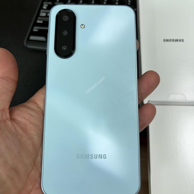 ������A17 128GB