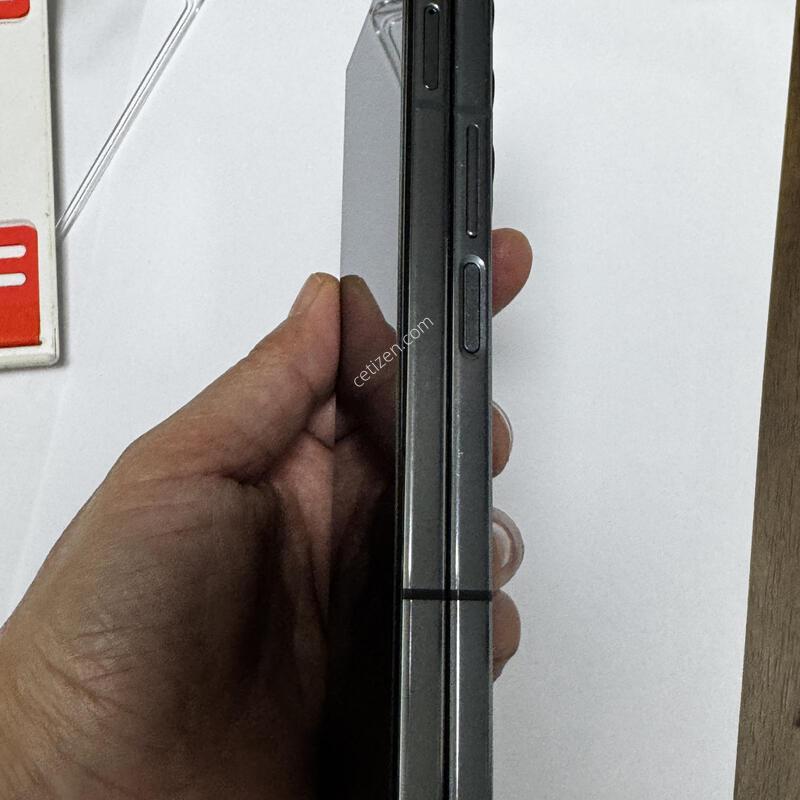 ������ ����4 -512GB �׷��̱׸� ���� ��ȣ�մϴ�.