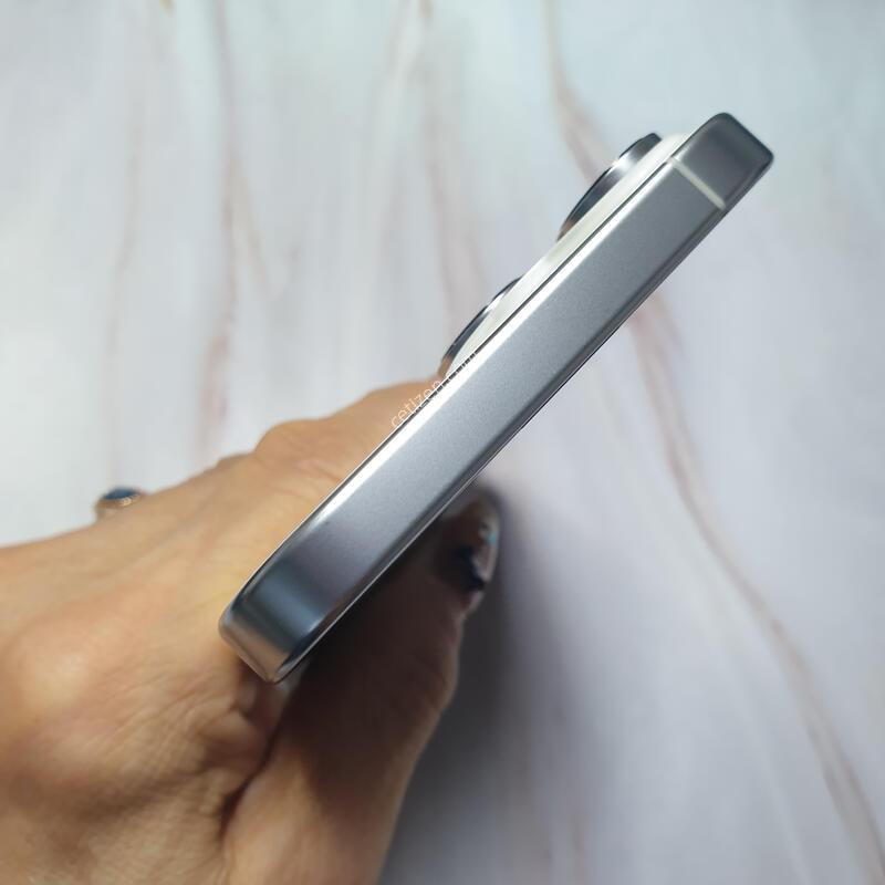 ������ 16���θƽ� ȭ��ƮƼŸ�� 256G S�� �Ǹ��մϴ�
