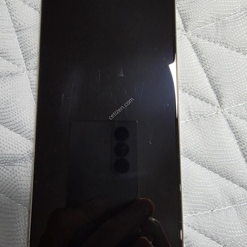 ������ 15 ���θƽ� 256G �Ǹ��մϴ�