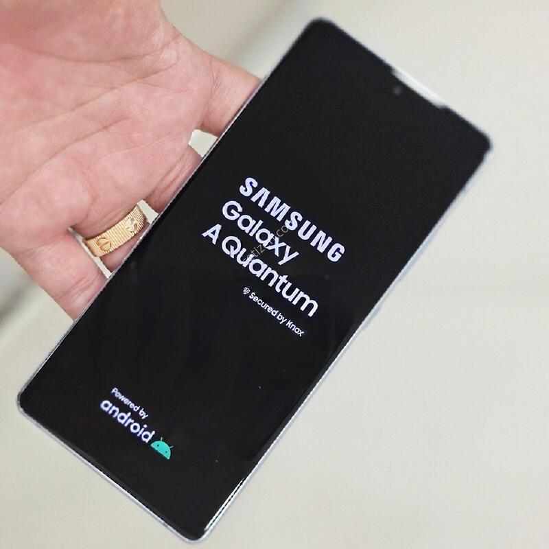 ������ ���� ����Ʈ���� 128GB ���� ������ ����� �Ǹ�