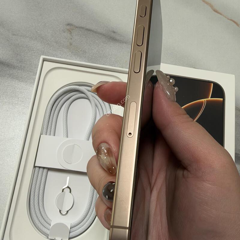 ������ 16���� ����ƮƼŸ�� 256GB