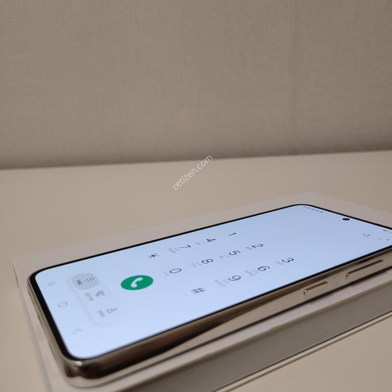 ������ S23 512GB ũ���� S��