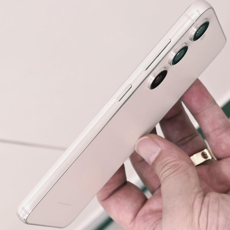 ������ S23 ũ���� 256GB ���� ������ �� �Ǹ�