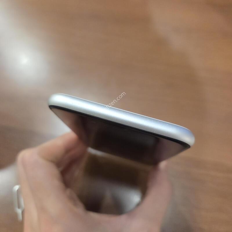 ������ se2 64gb