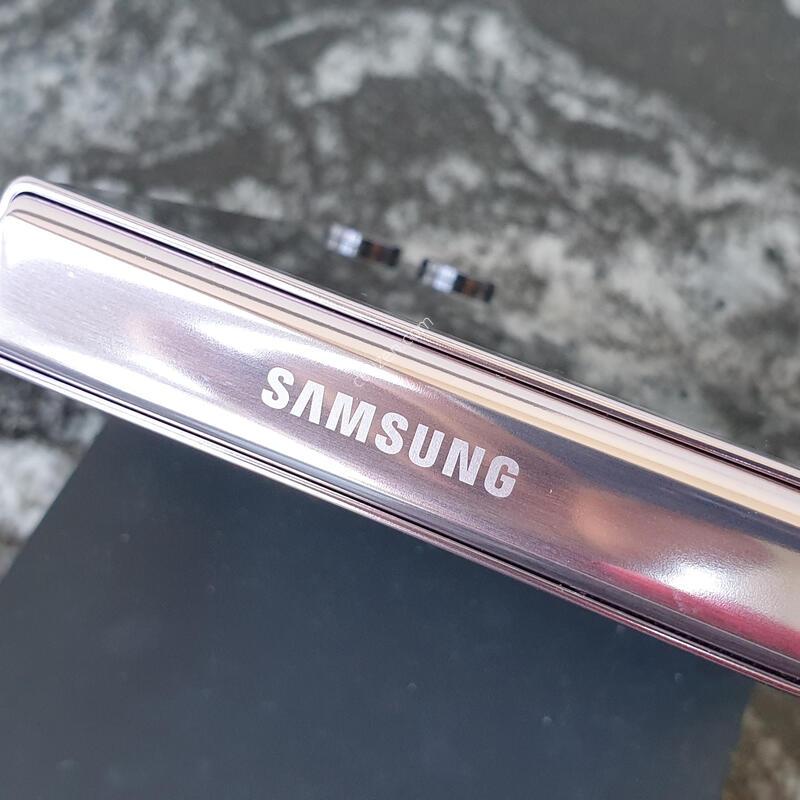 SK ������Z�ø�5 (F731N) ���� 256�Ⱑ (0741795)