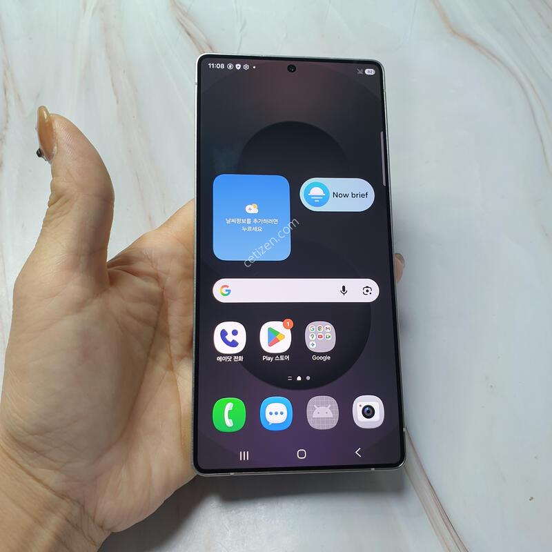 SK ������ S25��Ʈ�� ƼŸ������ 256G S�� �Ǹ��մϴ�