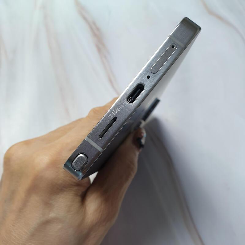 SK ������ S25��Ʈ�� ƼŸ������ 256G S�� �Ǹ��մϴ�