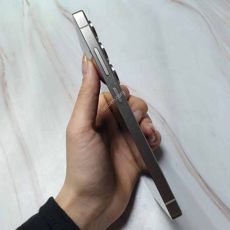 SK ������ S25��Ʈ�� ƼŸ������ 256G S�� �Ǹ��մϴ�