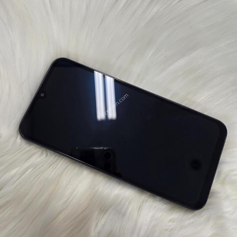 ����3 228