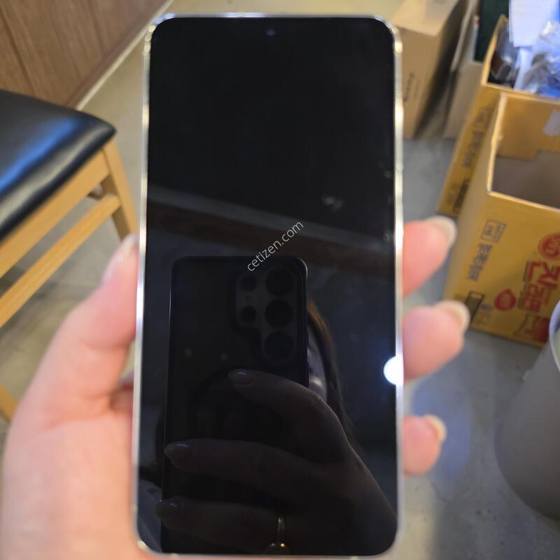 S23+ / 256GB / ȭ��Ʈ / 23.06.27