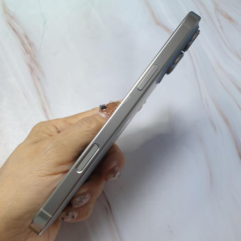 ������ 16���θƽ� ���߷�ƼŸ�� 256G A�� �Ǹ��մϴ�