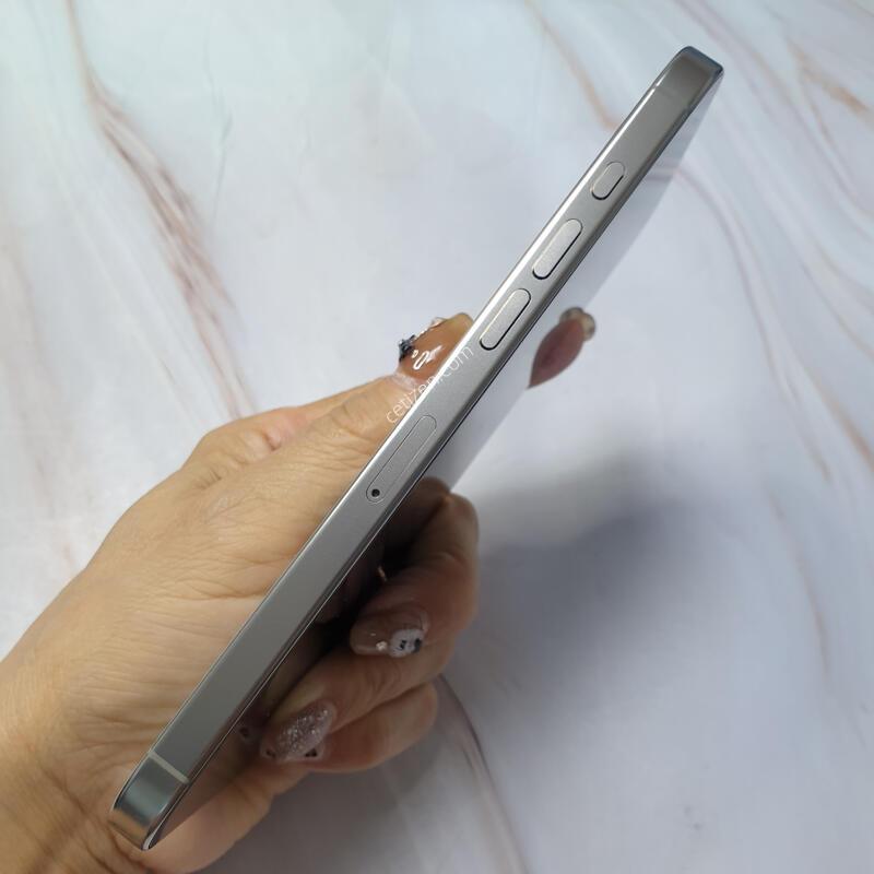 ������ 16���θƽ� ���߷�ƼŸ�� 256G A�� �Ǹ��մϴ�