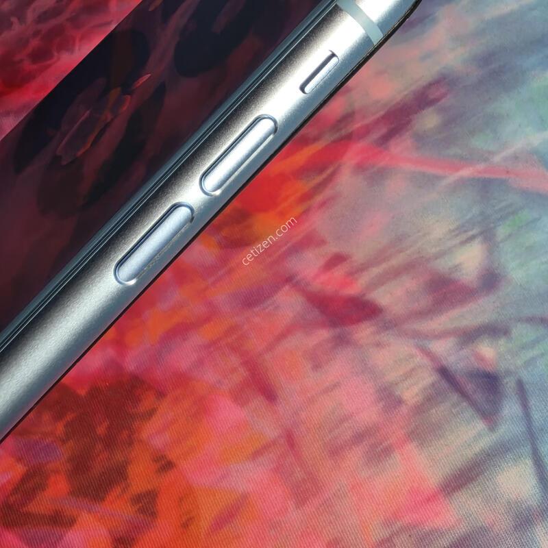 ������XR.256GB.���͸�100%.���縮�۱�
