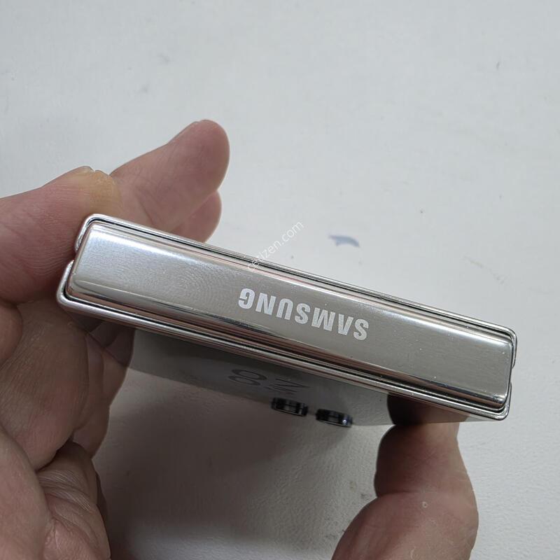 ������ Z�ø�5 ȭ��Ʈ 256GB