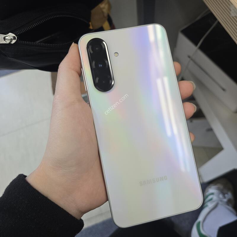 A++������ A36 ȭ��Ʈ 128GB �����������ܻ�