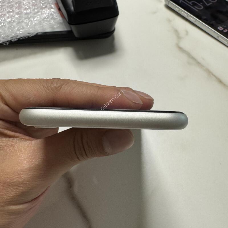 (84%)������SE3 128G ��Ÿ����Ʈ �Ǹ��ؿ�.