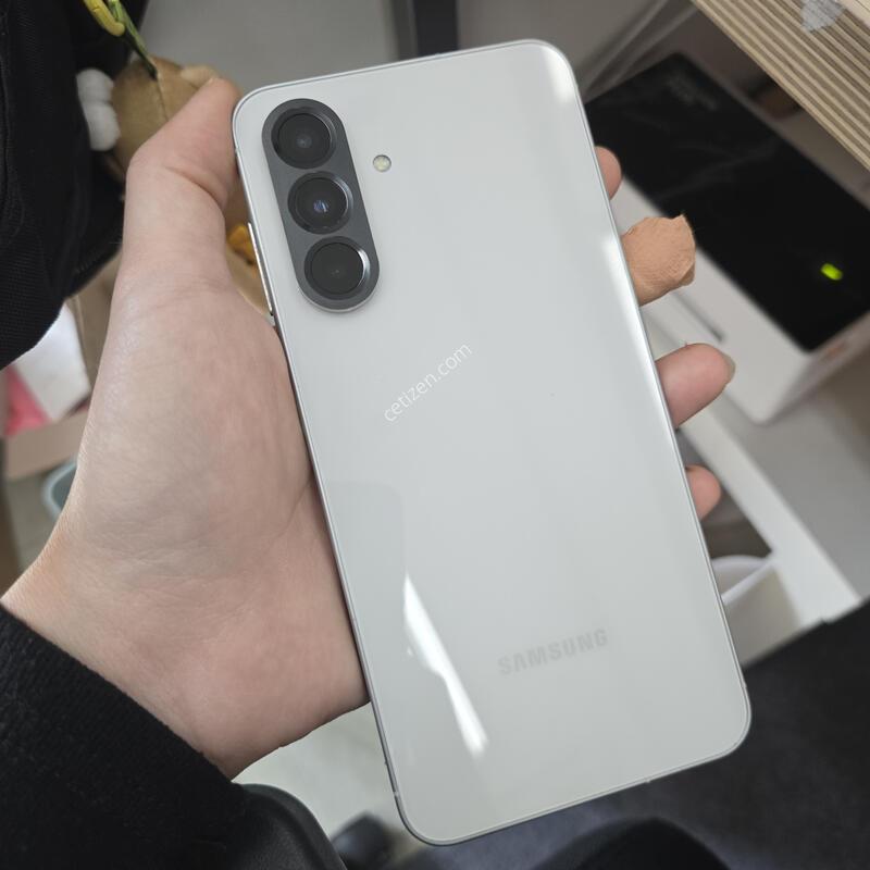 ������ ����6 �׷��� 128GB A�� �������� ���ܻ�