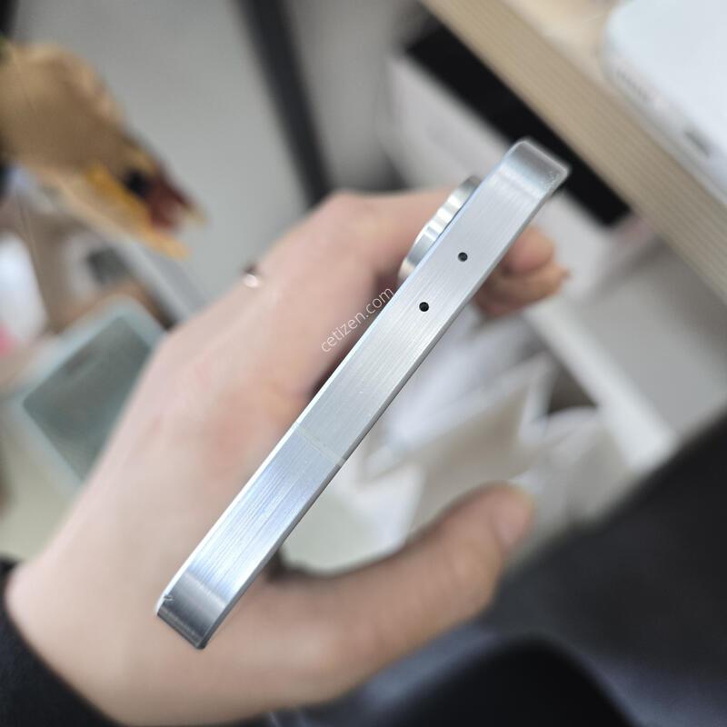 ������ ����6 �׷��� 128GB A�� �������� ���ܻ�