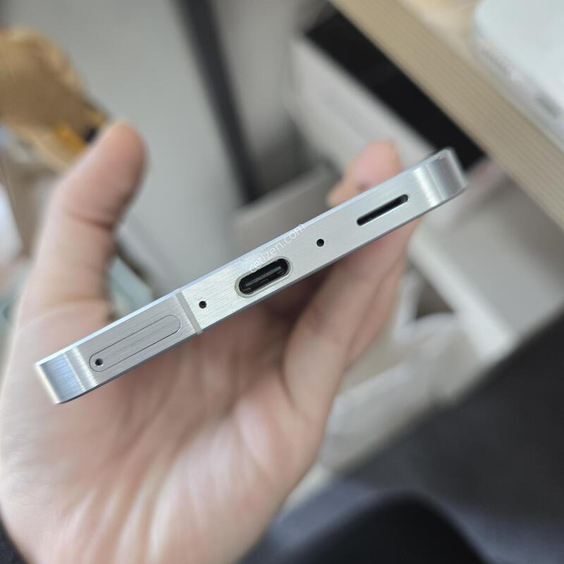 ������ ����6 �׷��� 128GB A�� �������� ���ܻ�