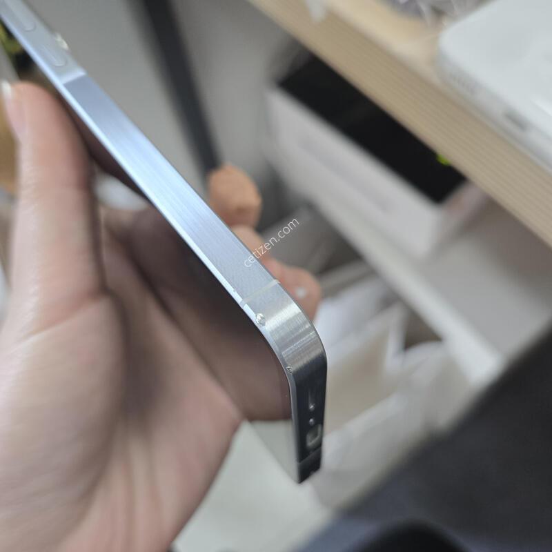 ������ ����6 �׷��� 128GB A�� �������� ���ܻ�