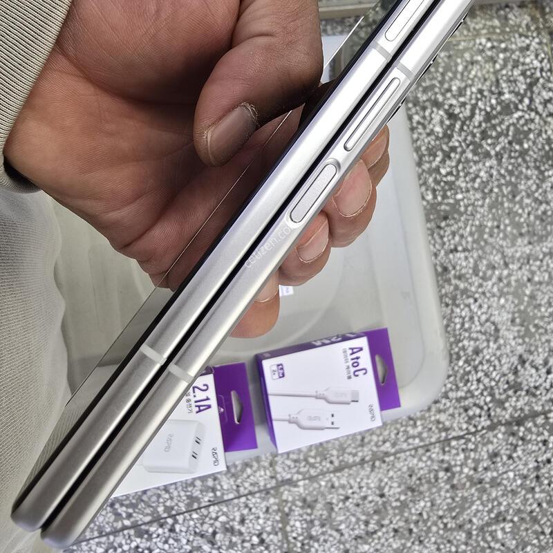 SK ����3(F926) 256G �ǹ����� ����� �˴ϴ�